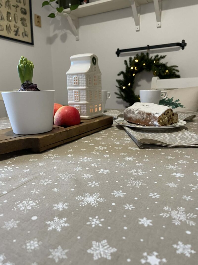 Bavlněný ubrus - Vločky.