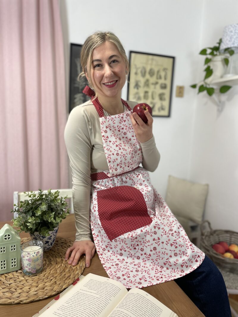 Dámská, bavlněná zástěra.